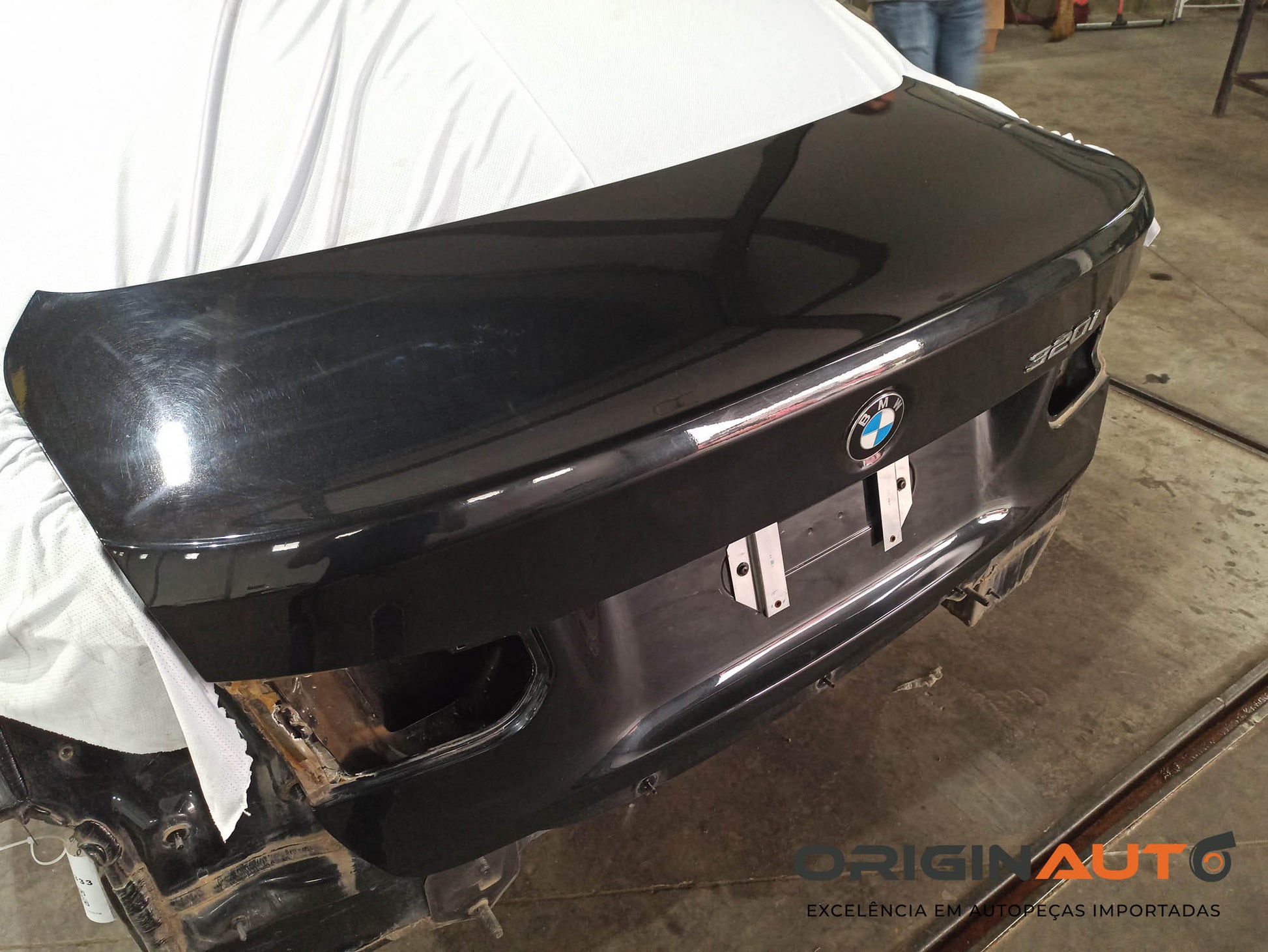 Tampa Traseira Porta Malas Bmw 320I F30 2014