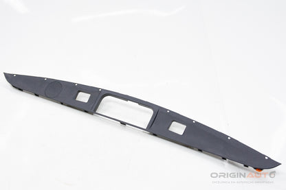 Moldura Acabamento Luz Placa Mercedes C200 W205 2019 A2057401100