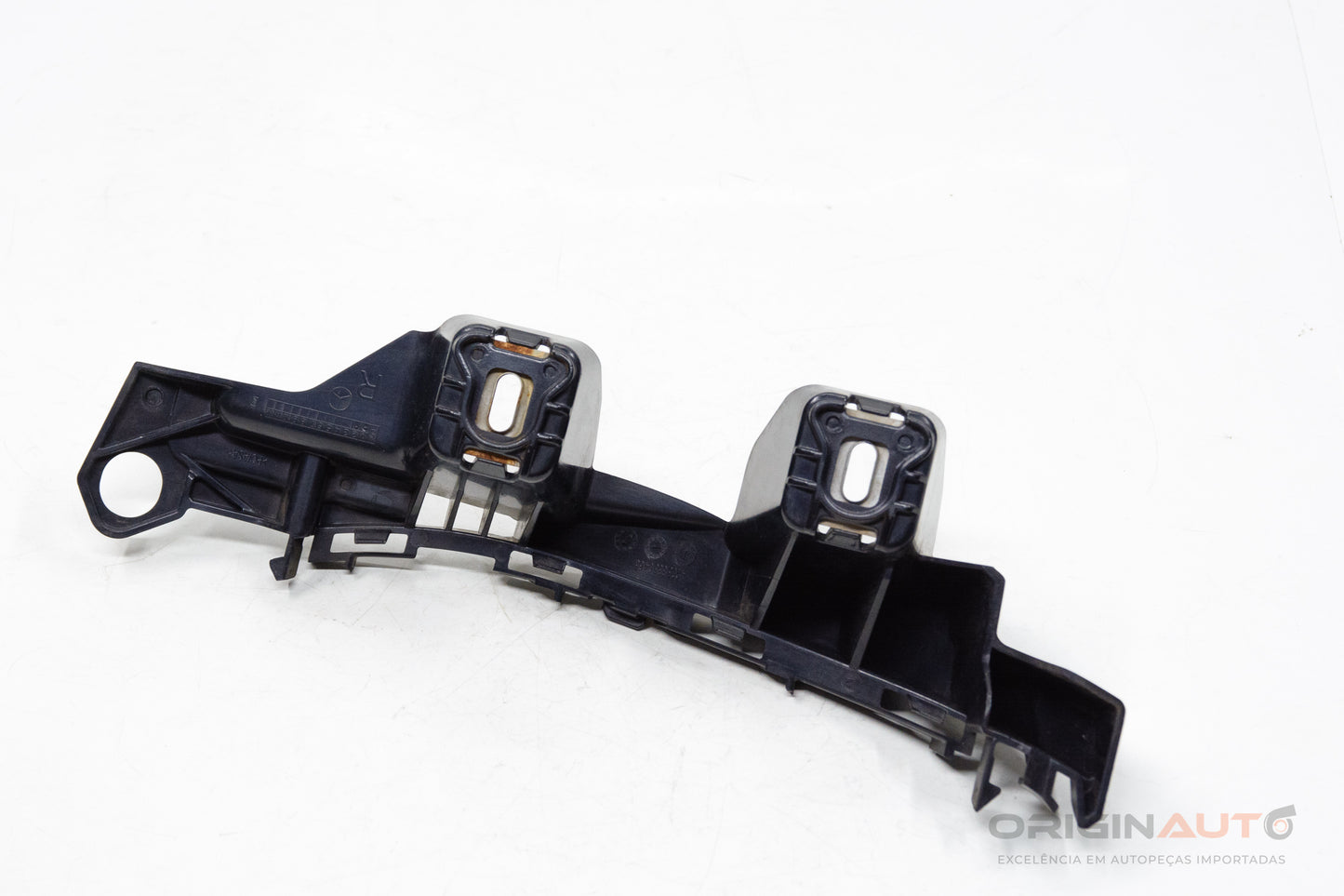 Guia Parachoque Traseiro Direito Mercedes C200 W205 2019 A2058850465