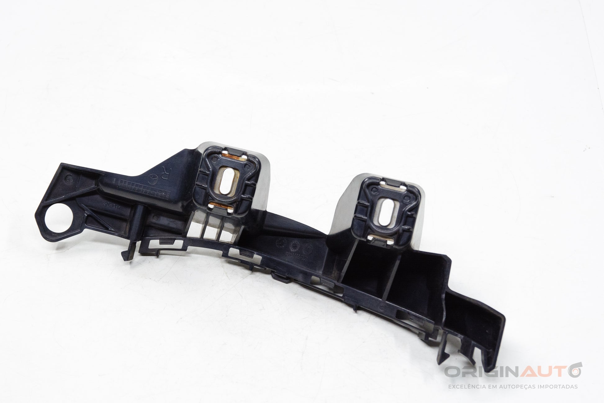 Guia Parachoque Traseiro Direito Mercedes C200 W205 2019 A2058850465