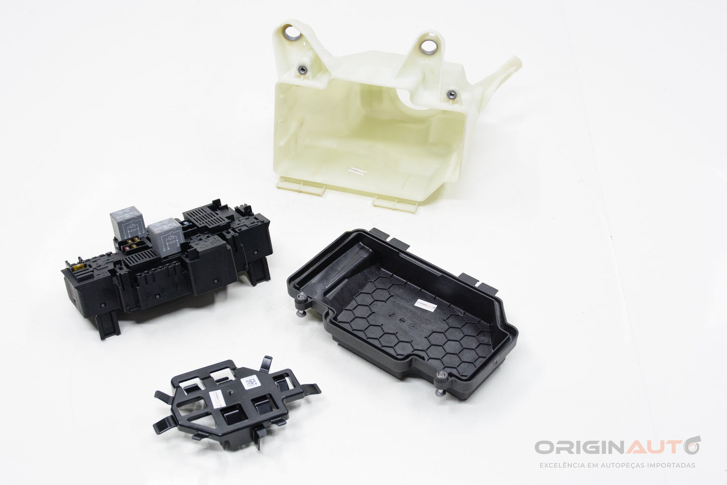 Caixa Fusiveis Motor Mercedes C200 W205 2019 A2139065706