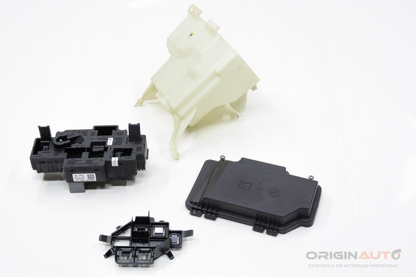 Caixa Fusiveis Motor Mercedes C200 W205 2019 A2139065706