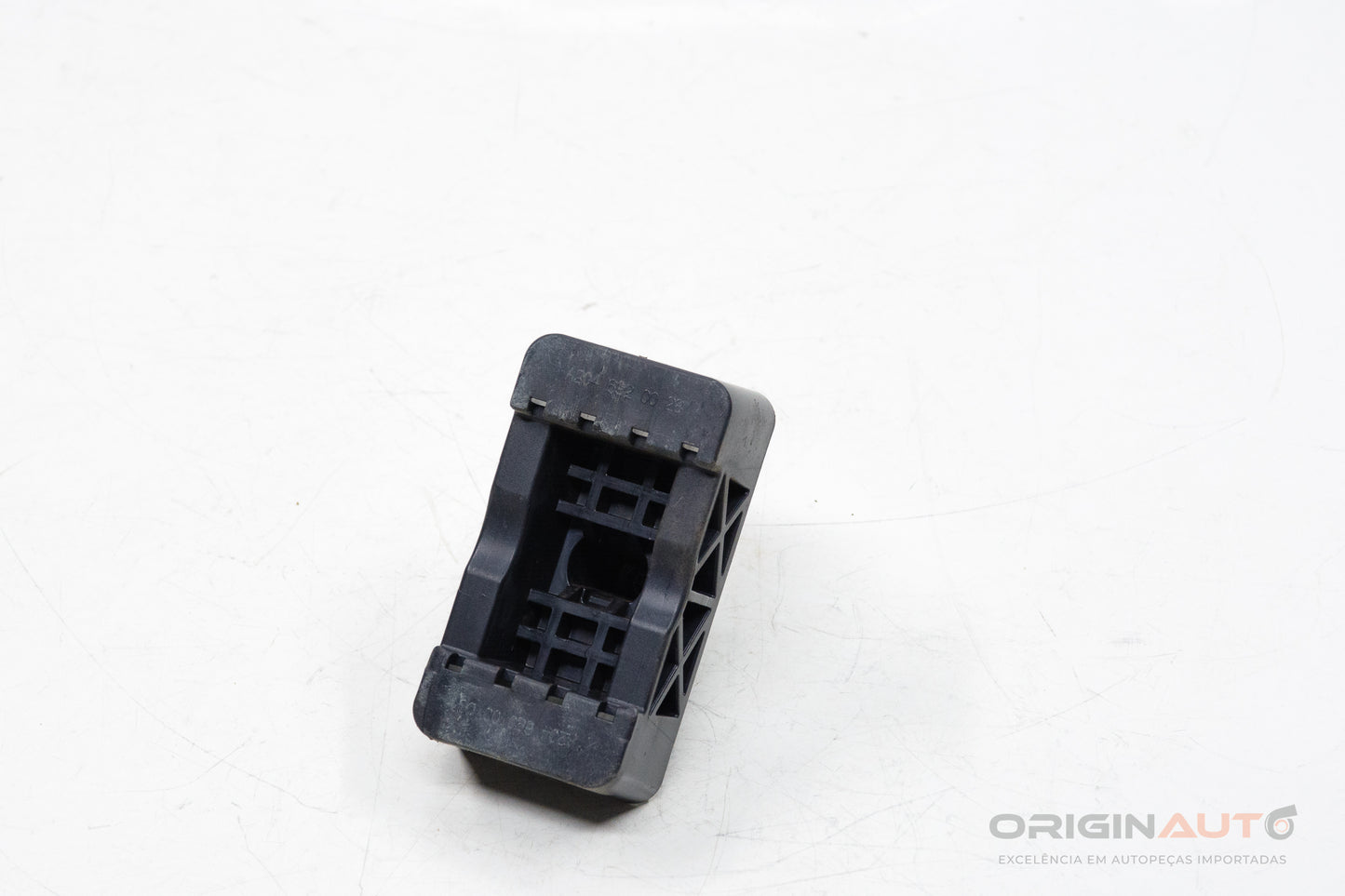 Suporte Apoio Macaco Elevador Mercedes C200 W205 2019 A2046920028