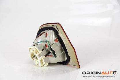 Lanterna Tampa Traseira Direita Bmw 335I 2010 7154156