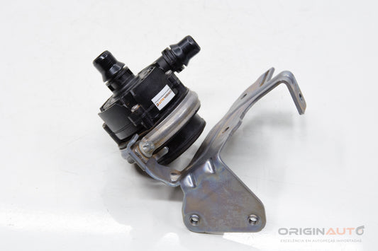 Bomba Auxiliar Radiador Mercedes C200 W205 2019 A0005004386