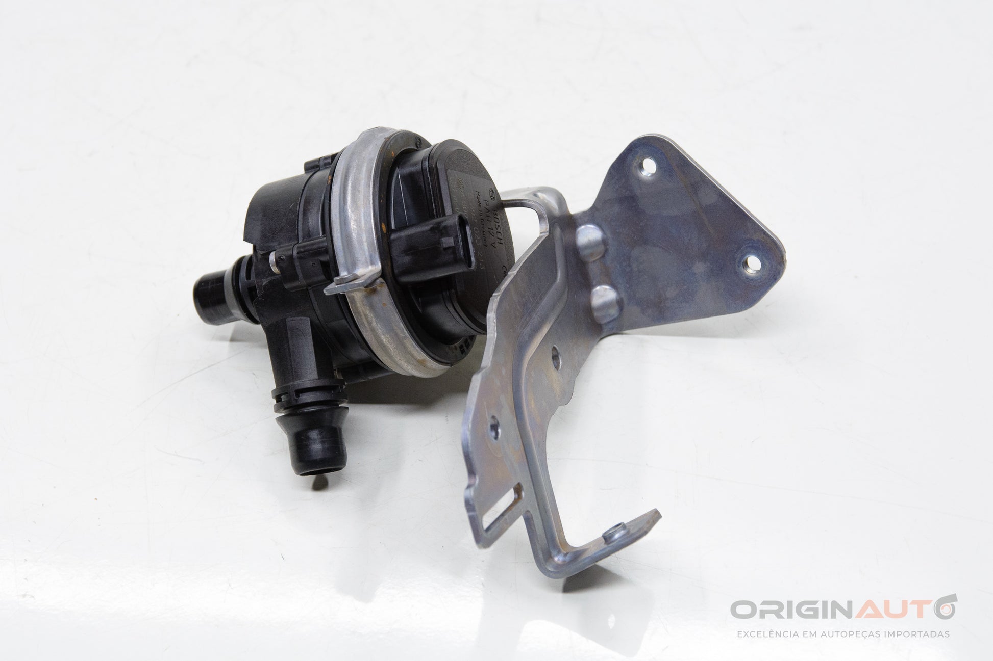 Bomba Auxiliar Radiador Mercedes C200 W205 2019 A0005004386