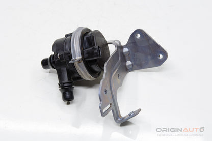 Bomba Auxiliar Radiador Mercedes C200 W205 2019 A0005004386