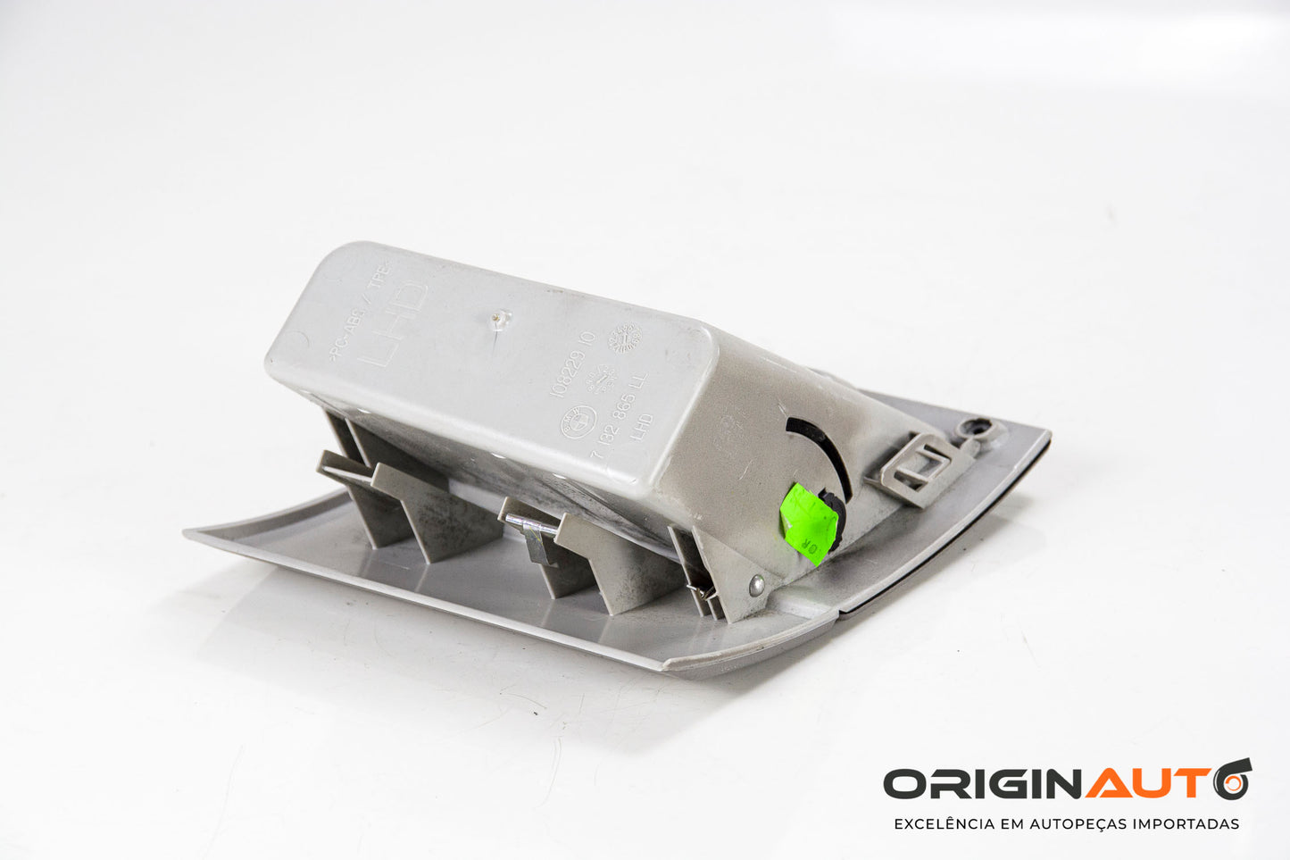 Porta Treco Objeto Bmw 335I 2010 7132865 Detalhe