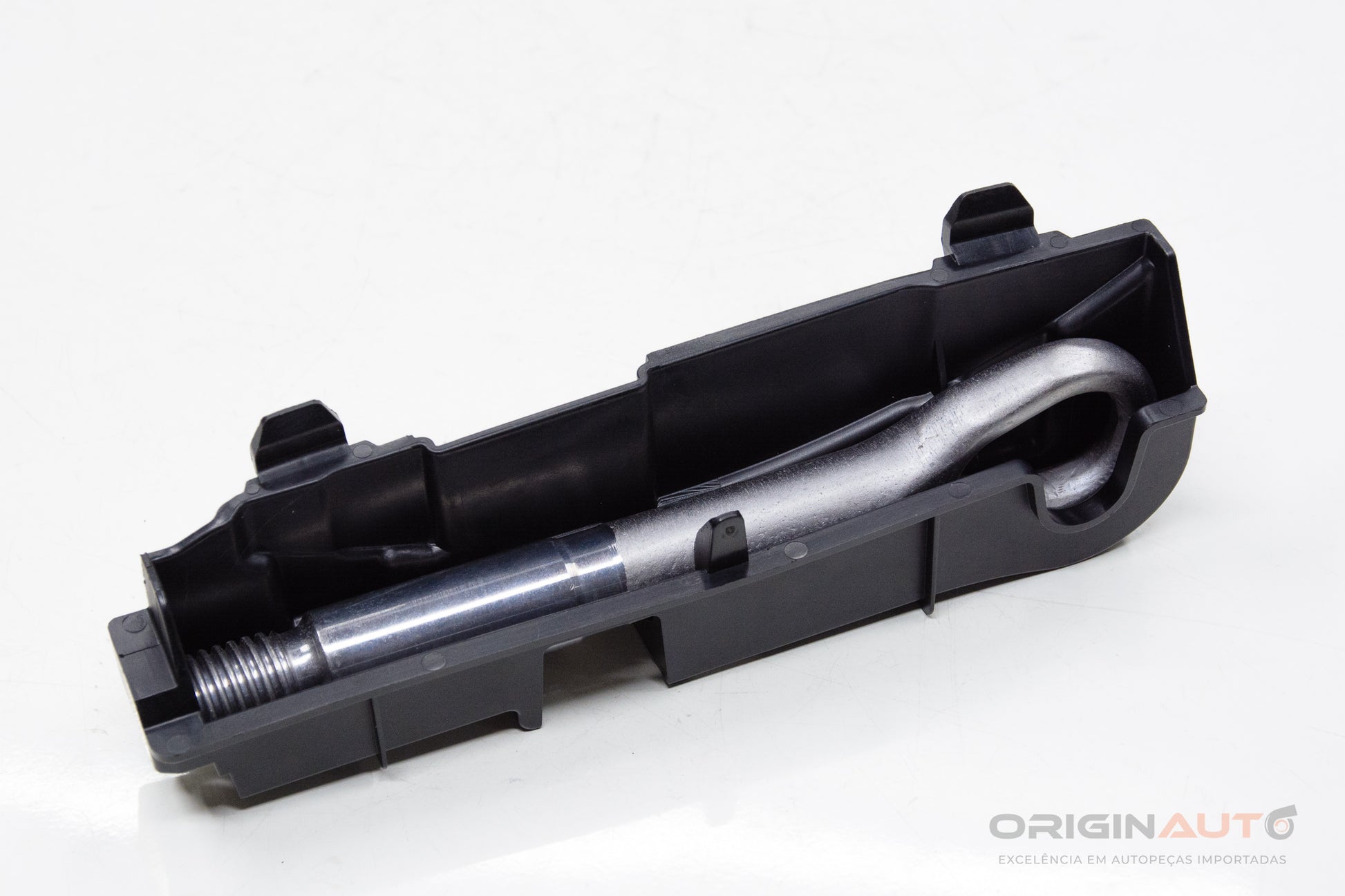 Olhal Gancho Reboque Mercedes C200 W205 2019 A2058002214