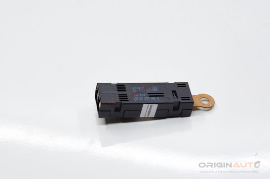 Antena Keyless Coluna C Direita Mercedes C200 W205 2019 A1568200089