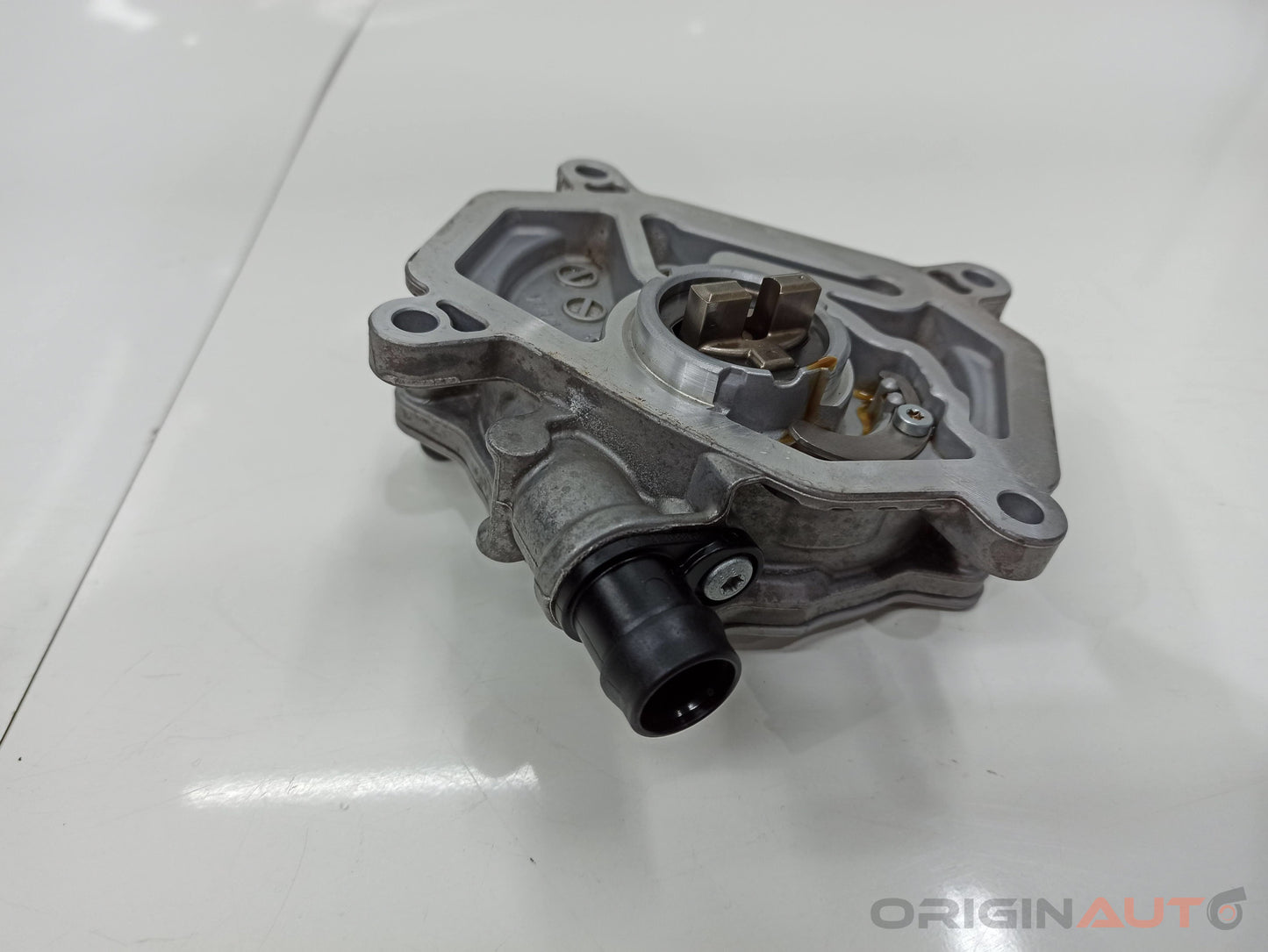 Bomba Vacuo Mercedes C200 W205 2019 A2641800000