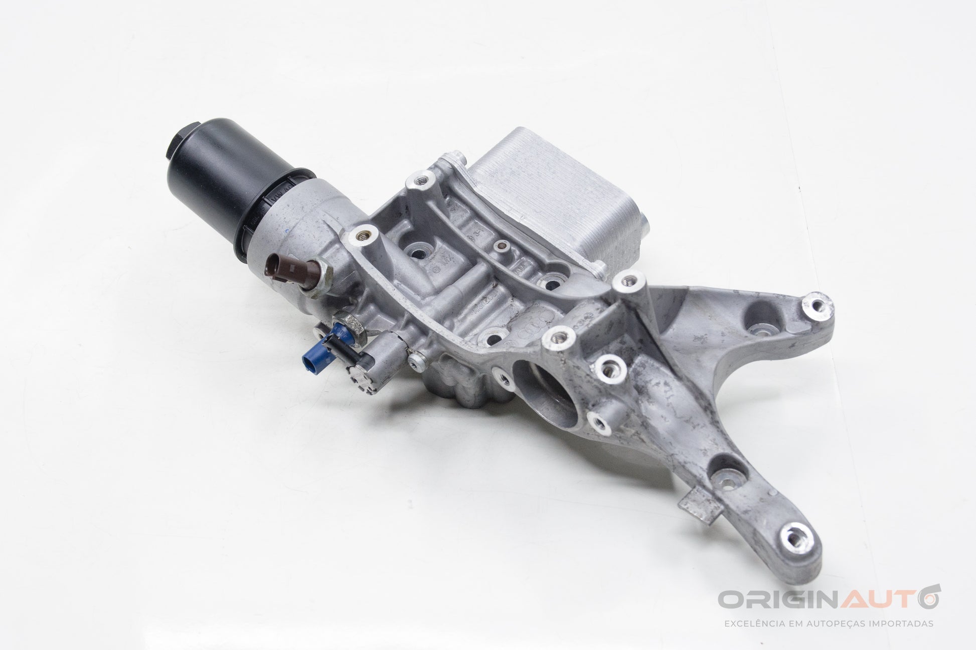 Radiador Resfriador Oleo Audi Q3 8U 2.0 180Cv Quattro 06L117021E