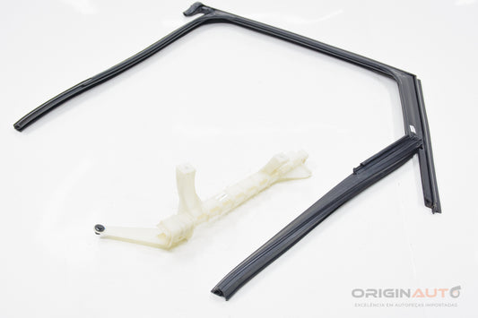 Canaleta Vidro Traseiro Direito Audi Q3 8U 2.0 180Cv Quattro 2016 8U0839440