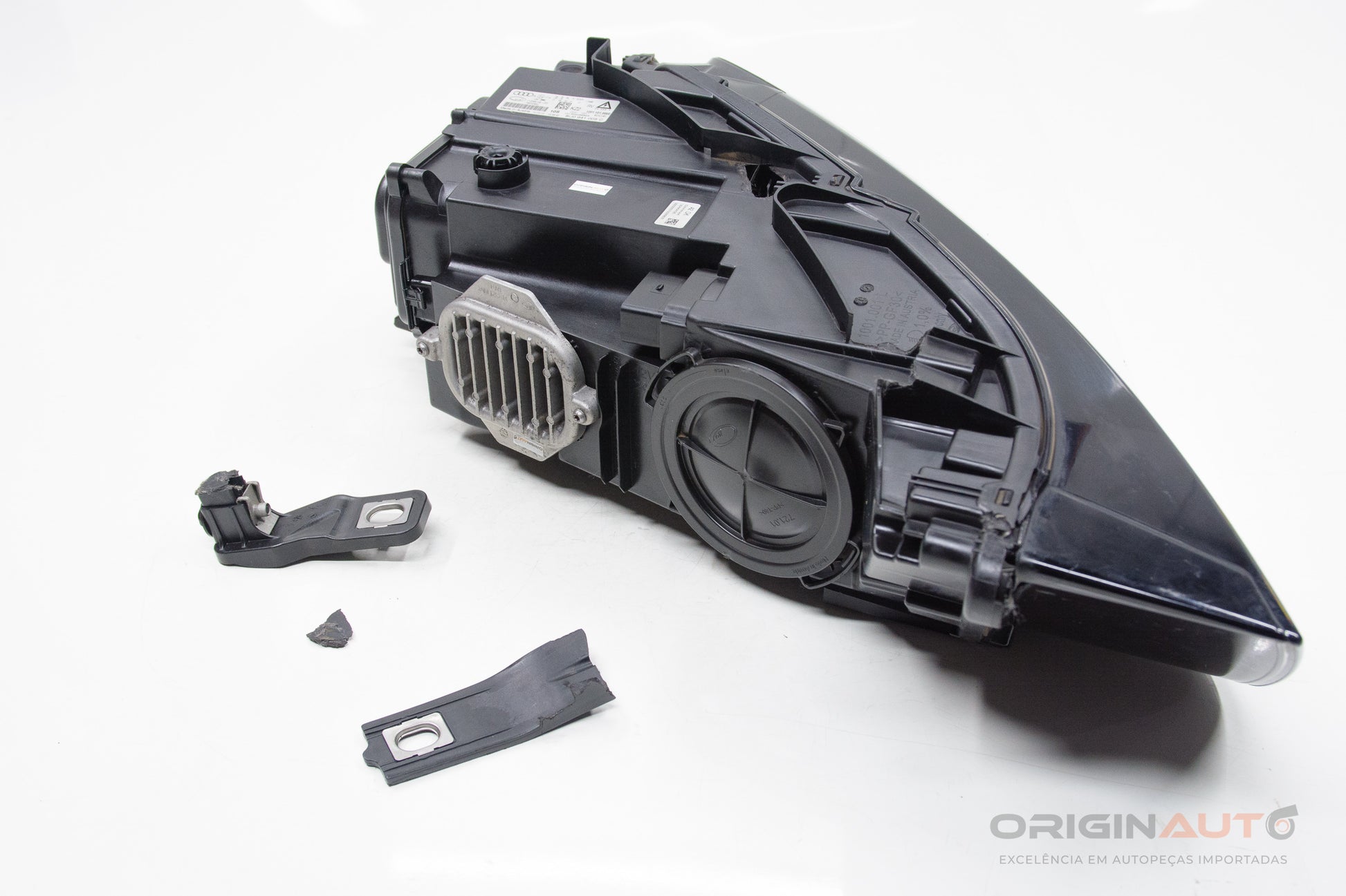 Farol Esquerdo Audi Q3 8U 2.0 180Cv Quattro 8U0941005C