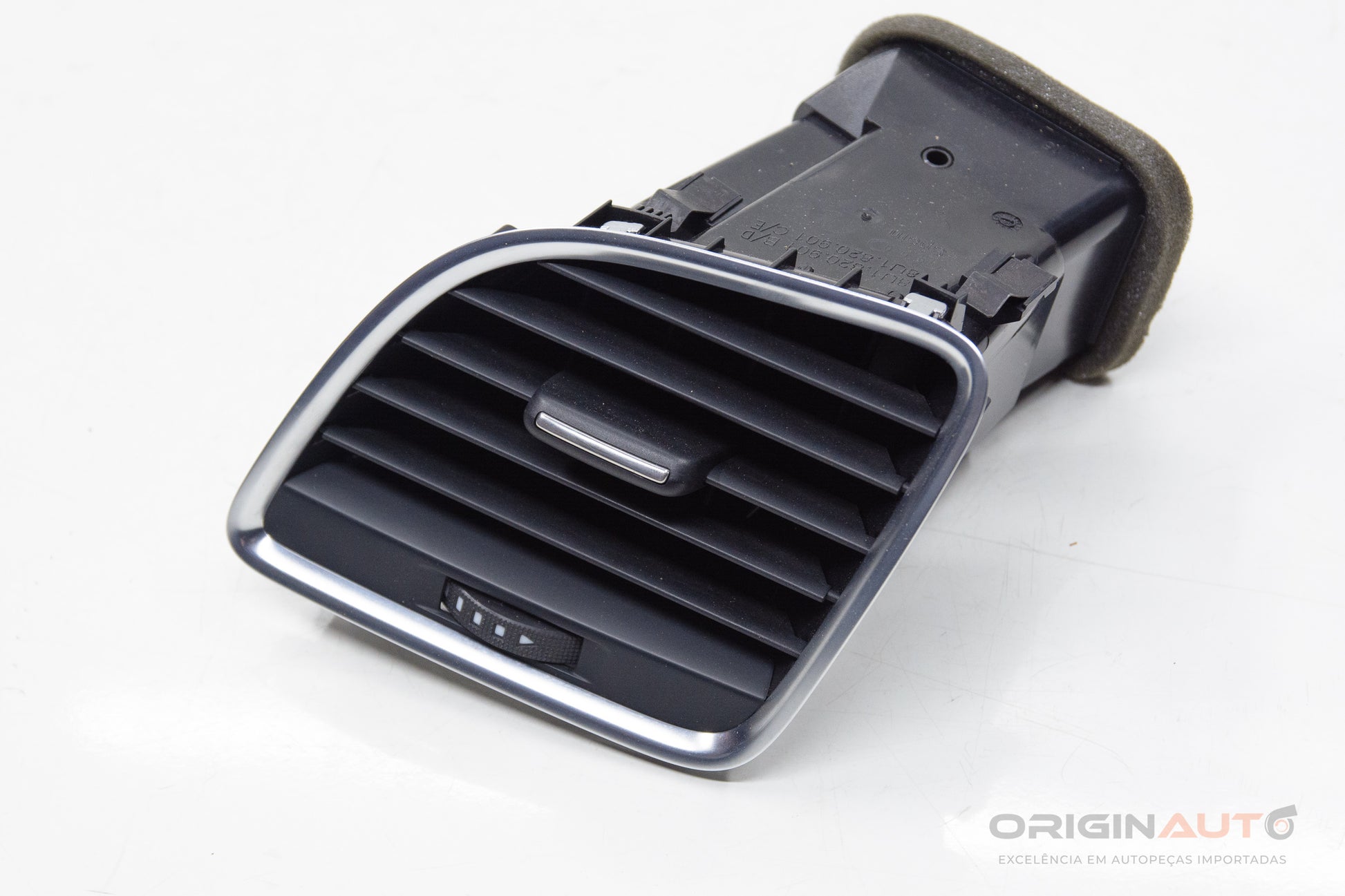 Difusor A/C Esquerdo Audi Q3 8U 2.0 180Cv Quattro 8U1820901C