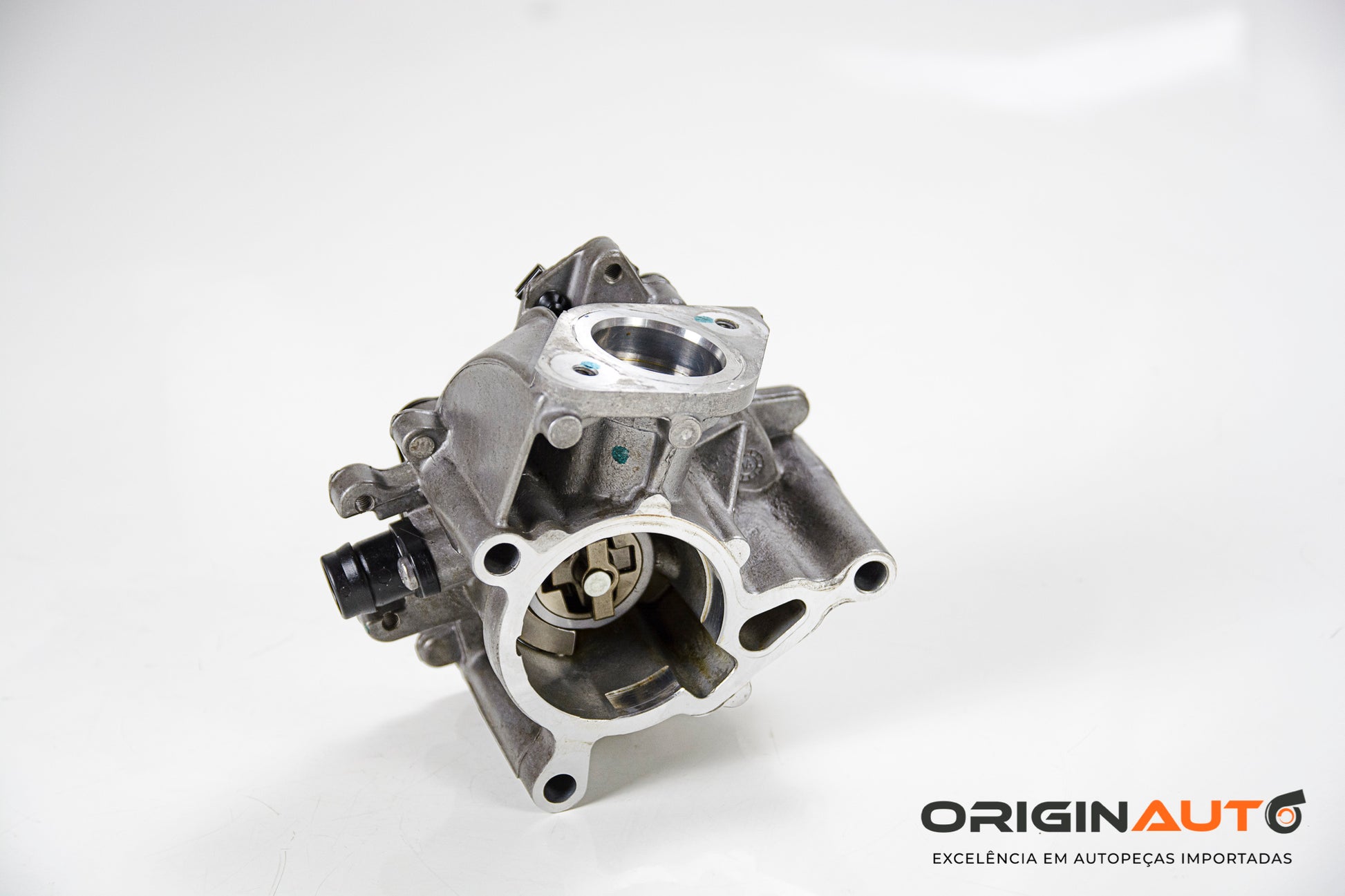 Bomba De Vacuo Volkswagen Jetta 2.0 Tsi 2014 06K145100J