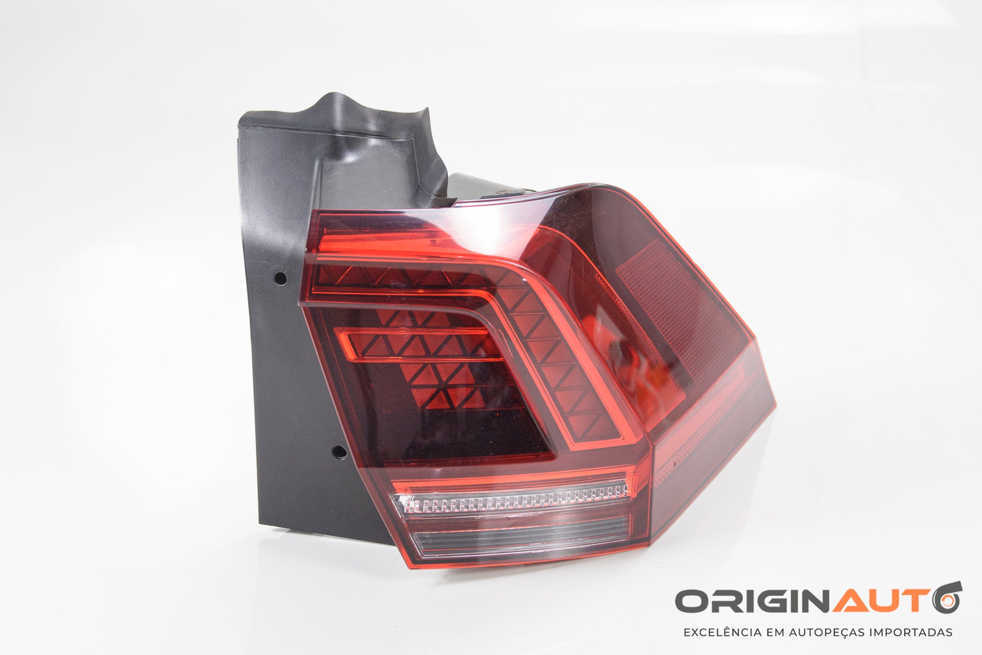 Lanterna Externa Traseira Direita Volkswagen Tiguan R-Line 2.0 2018 5Na945208F