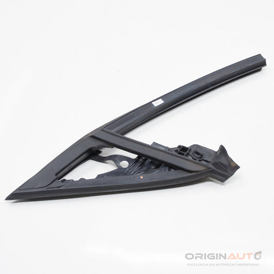 Canaleta Dianteira Esquerda Mercedes Cla 200 1.6 2018 A1177250129