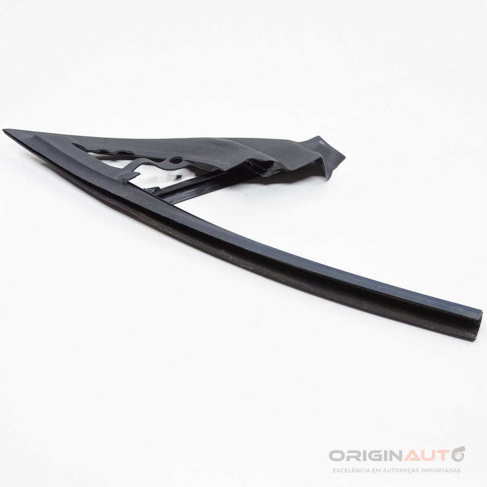 Canaleta Dianteira Esquerda Mercedes Cla 200 1.6 2018 A1177250129