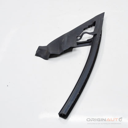 Canaleta Dianteira Direita Mercedes Cla 200 1.6 2018 A1177250229