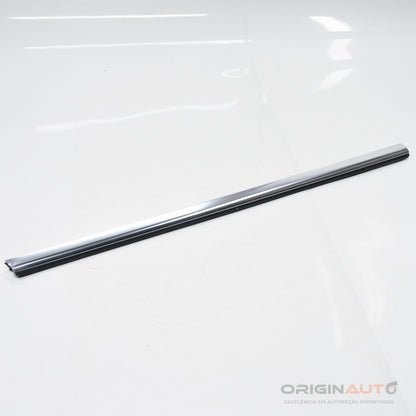 Pestana Externa Porta Dianteira Direita Mercedes Cla 200 1.6 2018 A1177250282