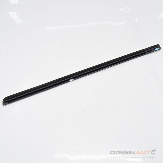 Pestana Externa Porta Dianteira Direita Mercedes Cla 200 1.6 2018 A1177250282
