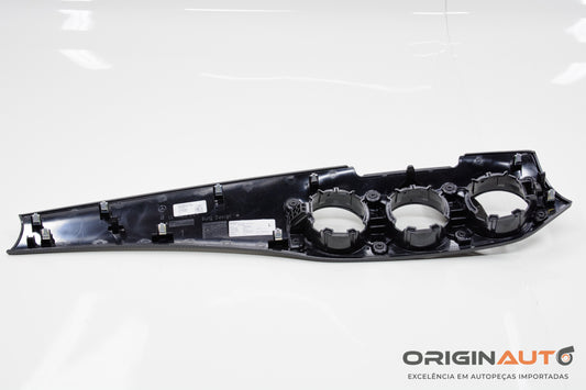Moldura Central Do Painel Mercedes Gla 200 2018 A1566806600