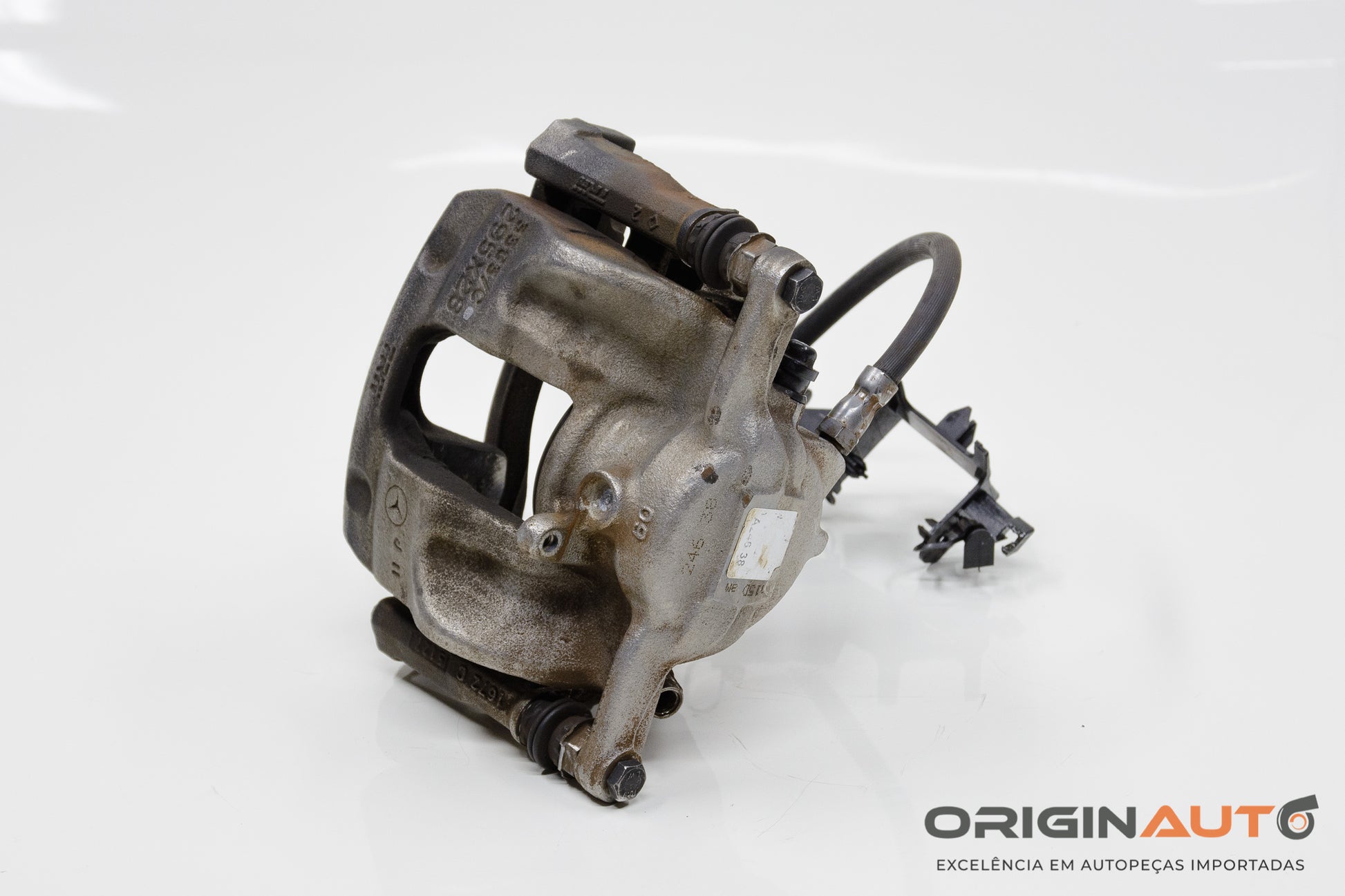 Pinca Freio Dianteira Direita Mercedes Gla 200 2018