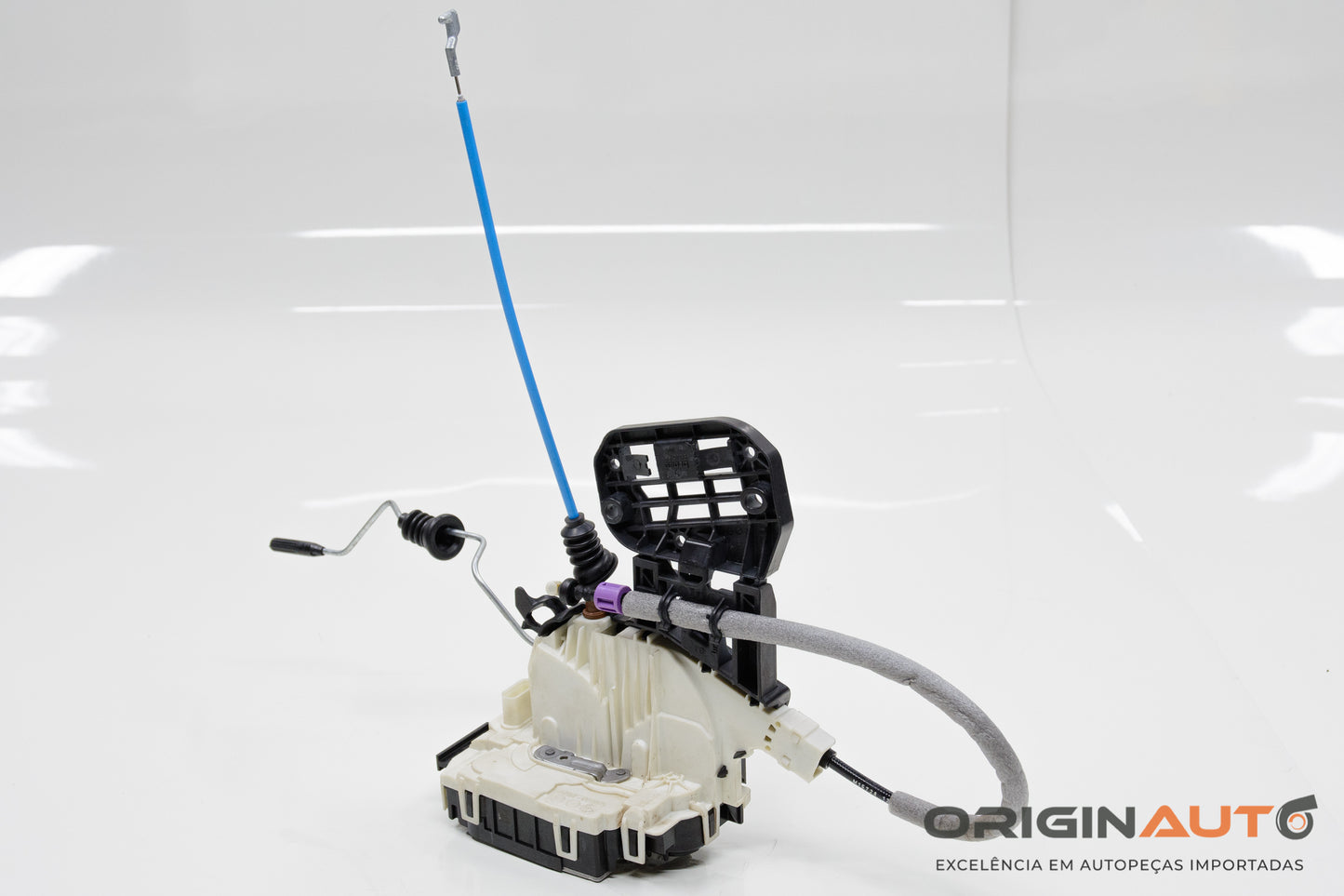 Fechadura Porta Dianteira Direita Mb Gla 200 A1667200435 A2467230114 A1767600004