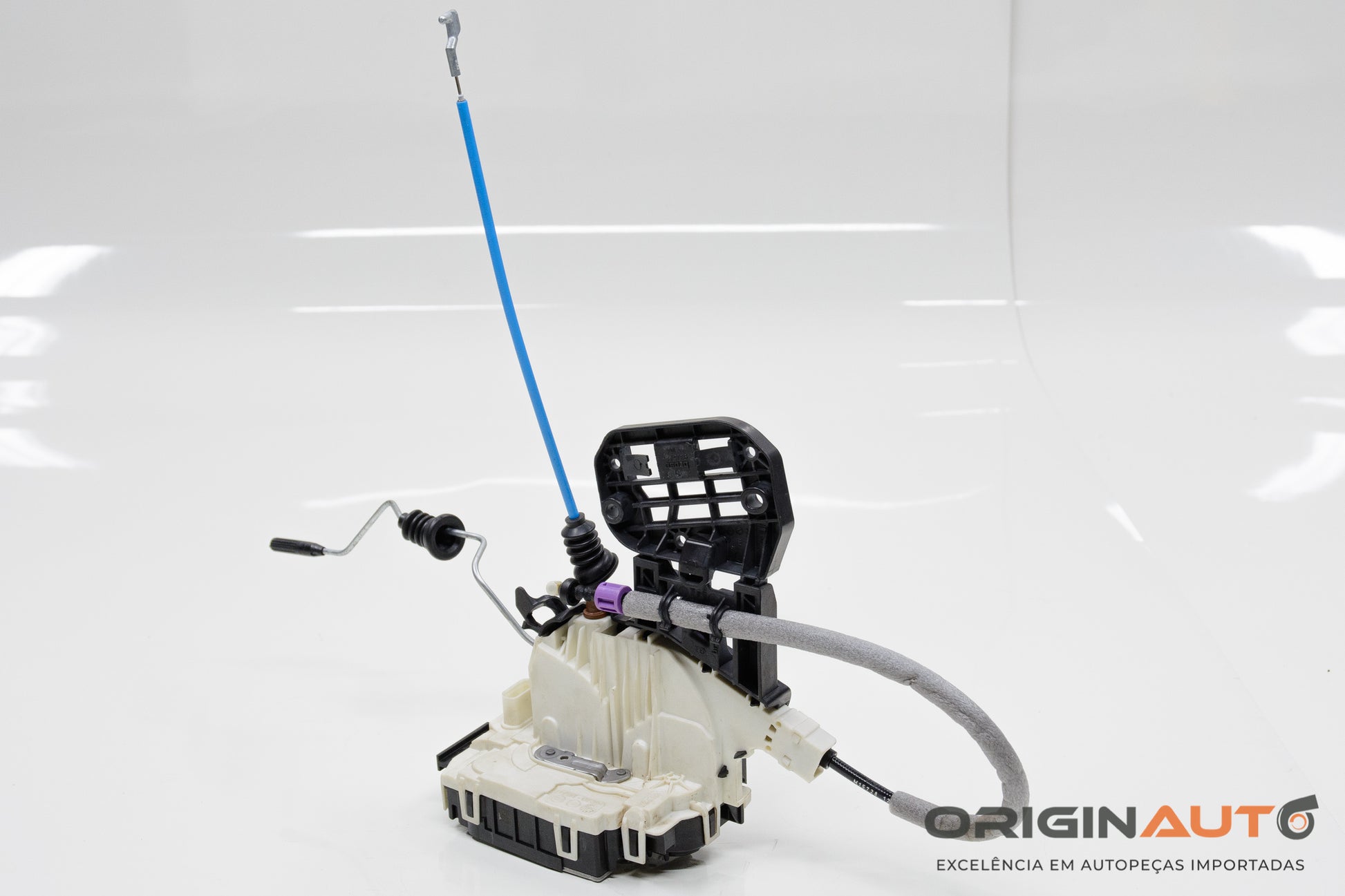 Fechadura Porta Dianteira Direita Mb Gla 200 A1667200435 A2467230114 A1767600004