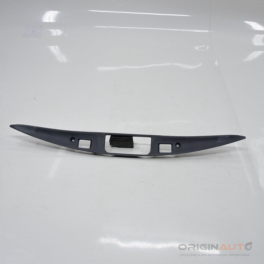 Moldura Acabamento Luz Placa Mercedes Cla 200 1.6 2018 A1177500093