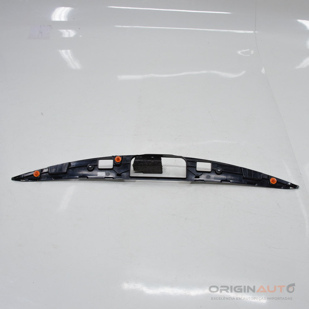 Moldura Acabamento Luz Placa Mercedes Cla 200 1.6 2018 A1177500093