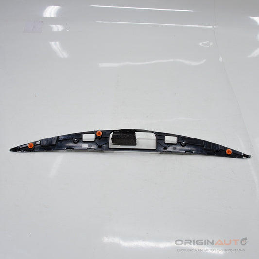 Moldura Acabamento Luz Placa Mercedes Cla 200 1.6 2018 A1177500093