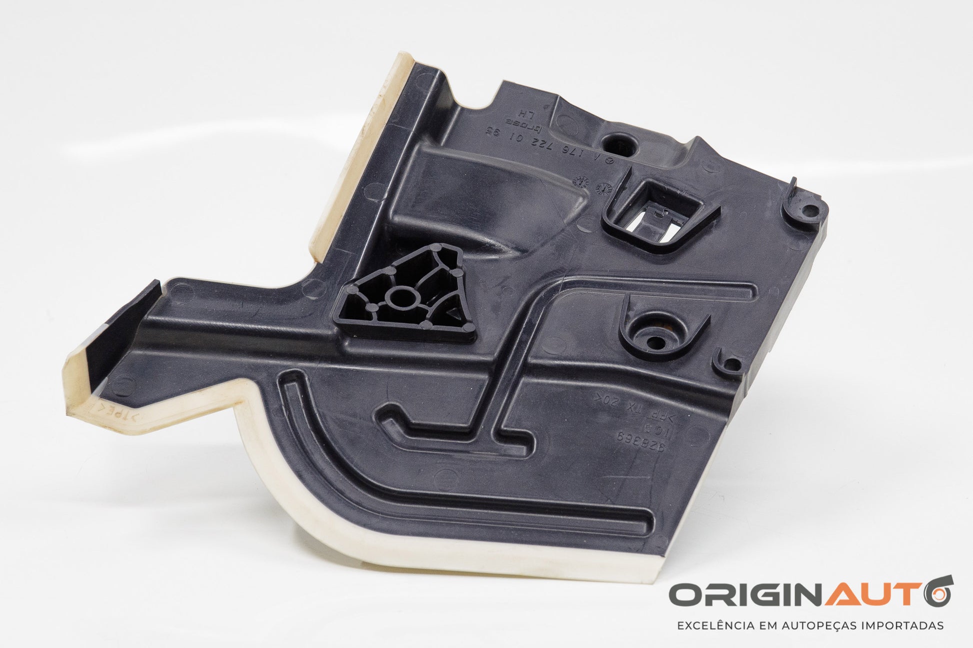 Acabamento Interno Porta Dianteira Esquerda Mercedes Gla 200 2018 A1767220195