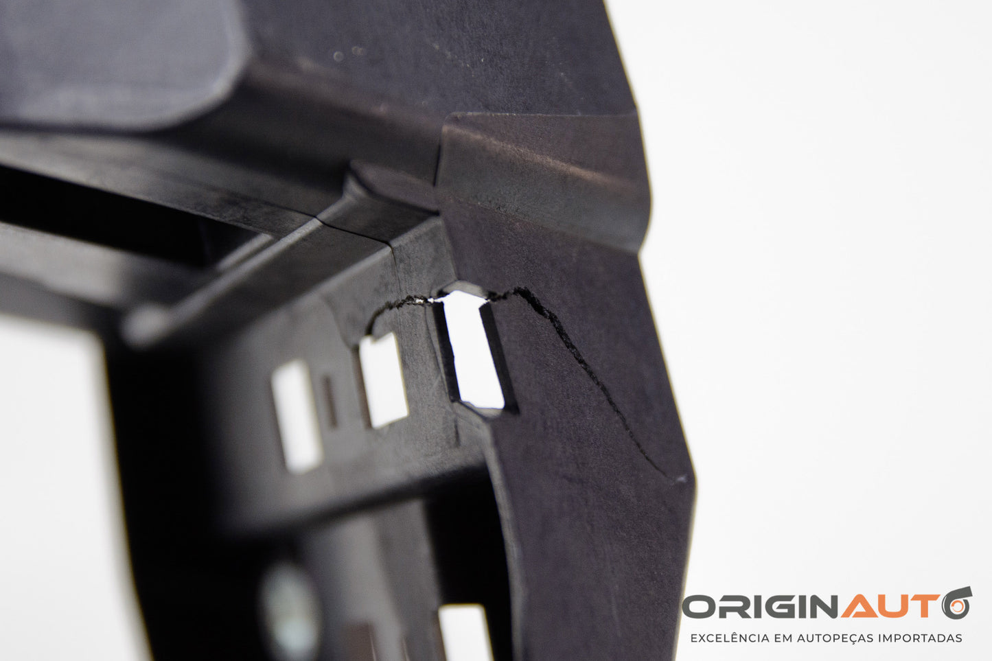 Suporte Bateria Auxiliar Mercedes Gla 200 2018 A2465402403