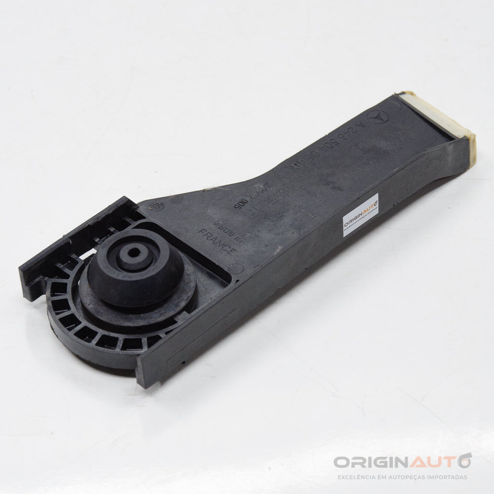 Suporte Inferior Esquerdo Radiador Mercedes Cla 200 1.6 2018 A2465040540