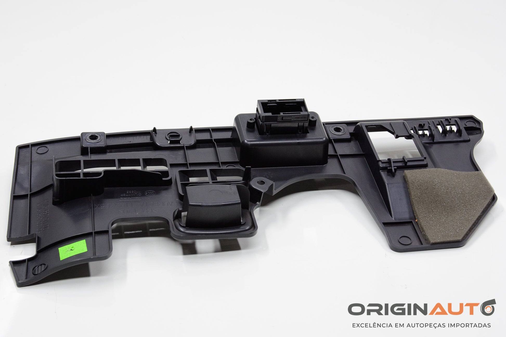 Acabamento Painel Inferior Esq Mercedes Gla 200 2018 A1766809100