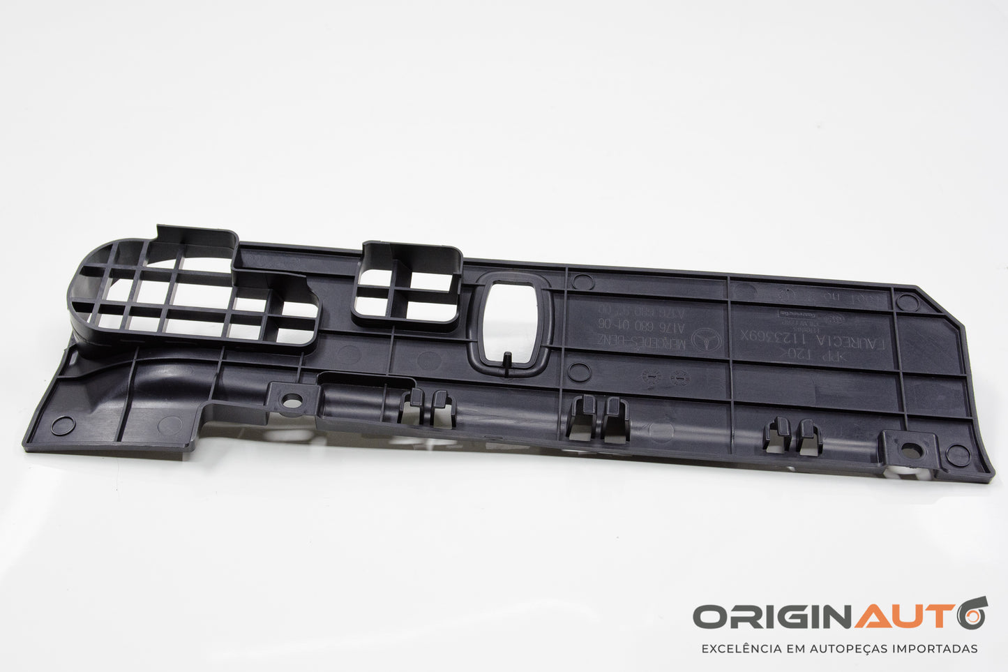 Tampa Inferior Painel Mercedes Gla 200 2018 A1766800106 / A1766809200