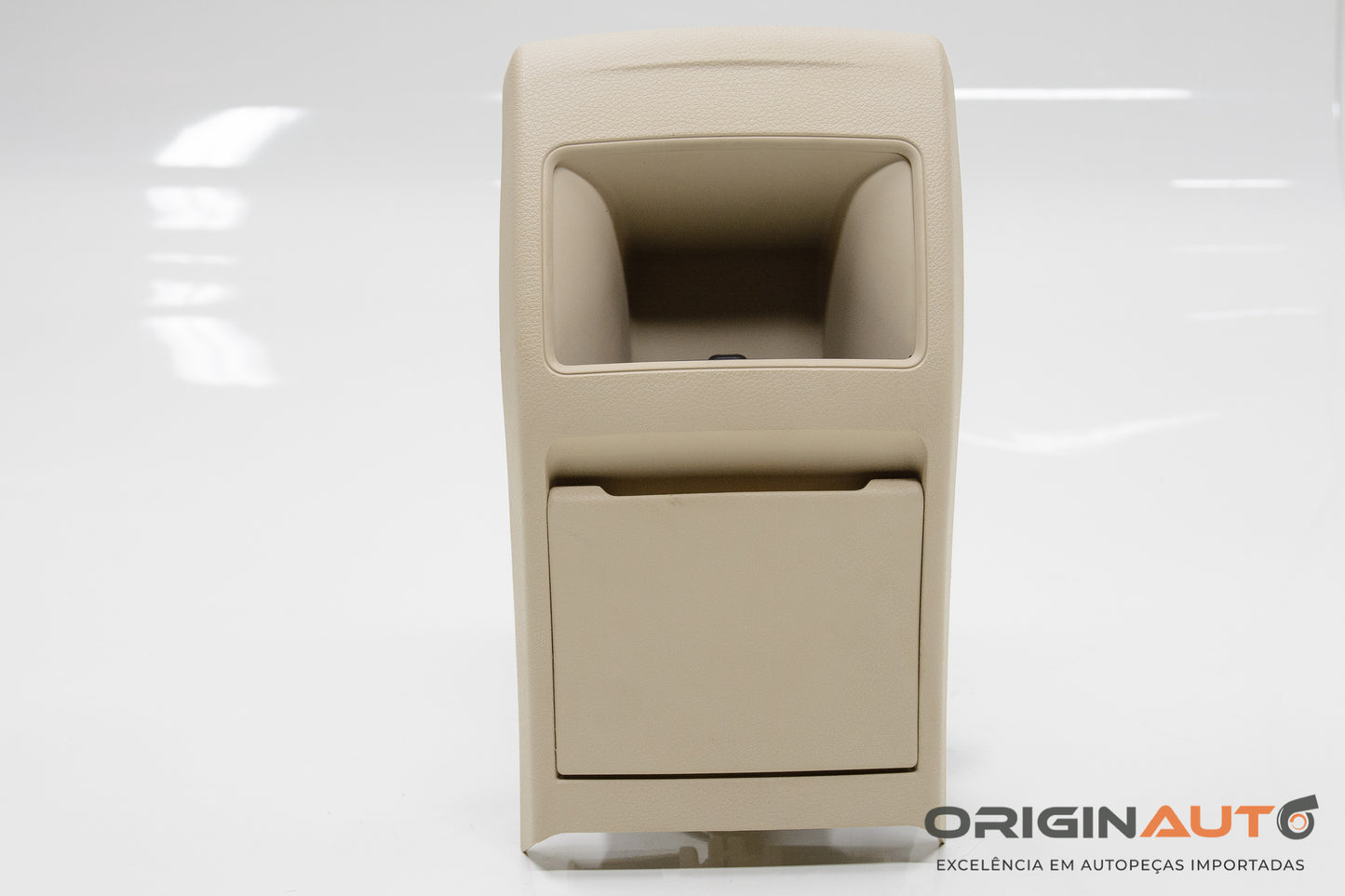 Acabamento Console Tras Mercedes Gla 200 2018 A2466460069