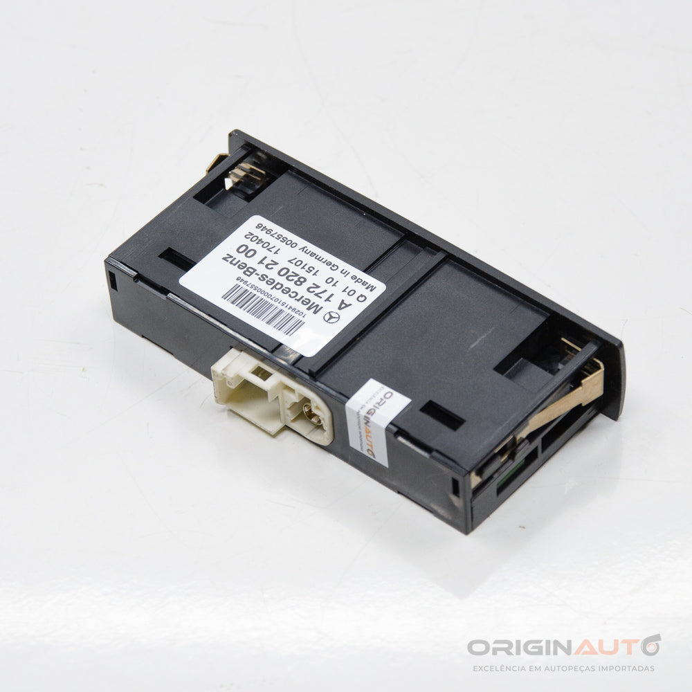 Entrada Usb Aux Mercedes Cla 200 1.6 2018 A1728202100
