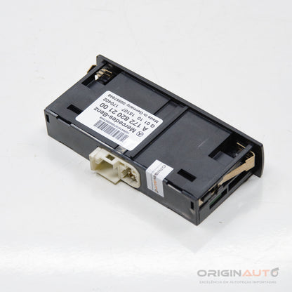 Entrada Usb Aux Mercedes Cla 200 1.6 2018 A1728202100