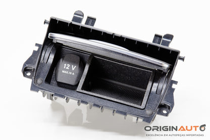 Porta Treco Tomada 12V Mercedes Gla 200 2018 A1766804400