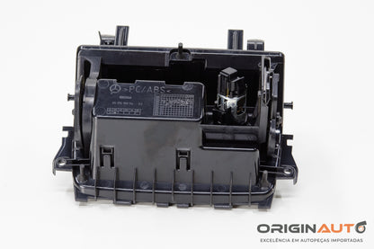 Porta Treco Tomada 12V Mercedes Gla 200 2018 A1766804400