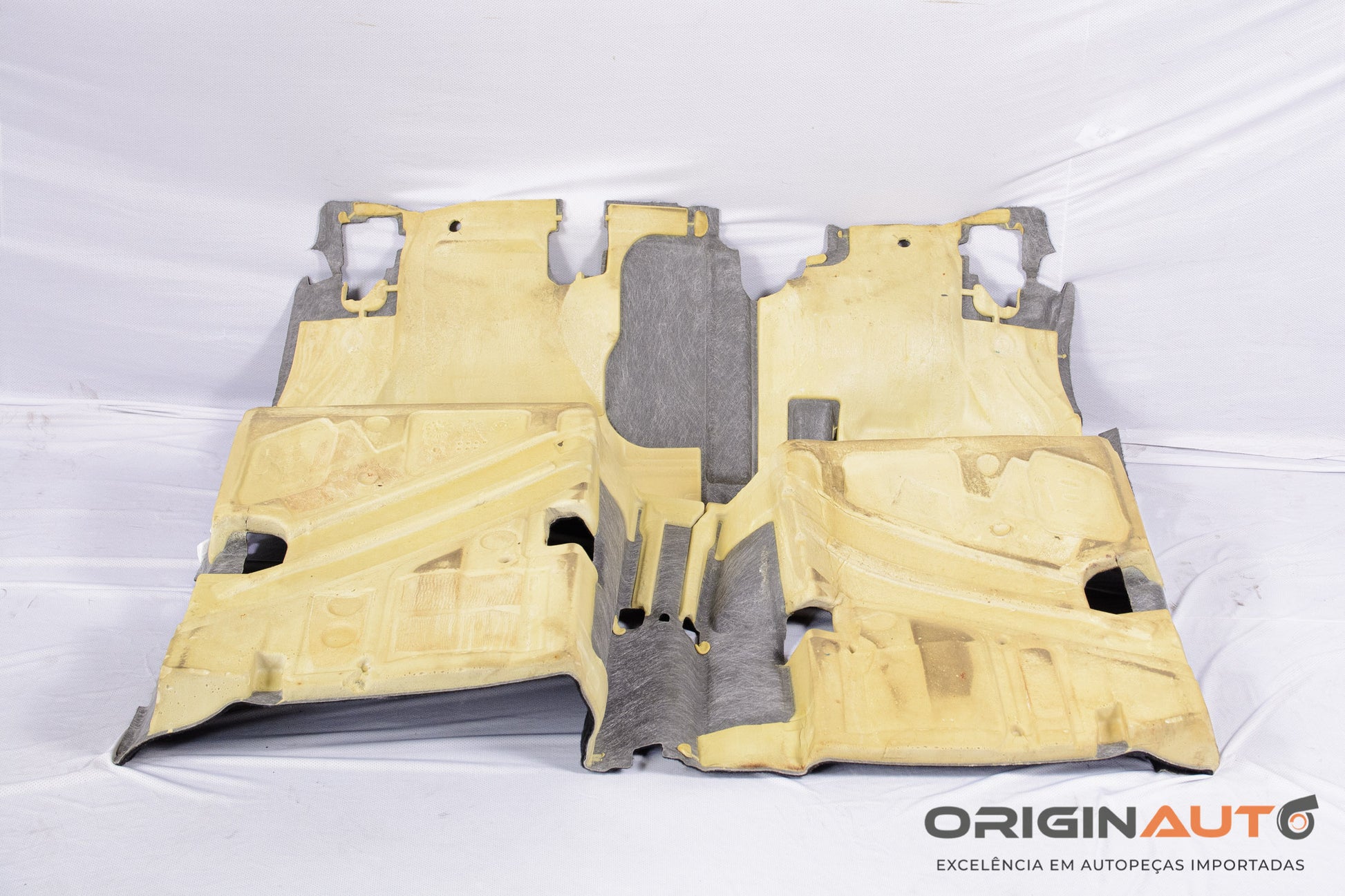 Carpete Assoalho Traseiro Mercedes Gla 200 2018 A2466801003