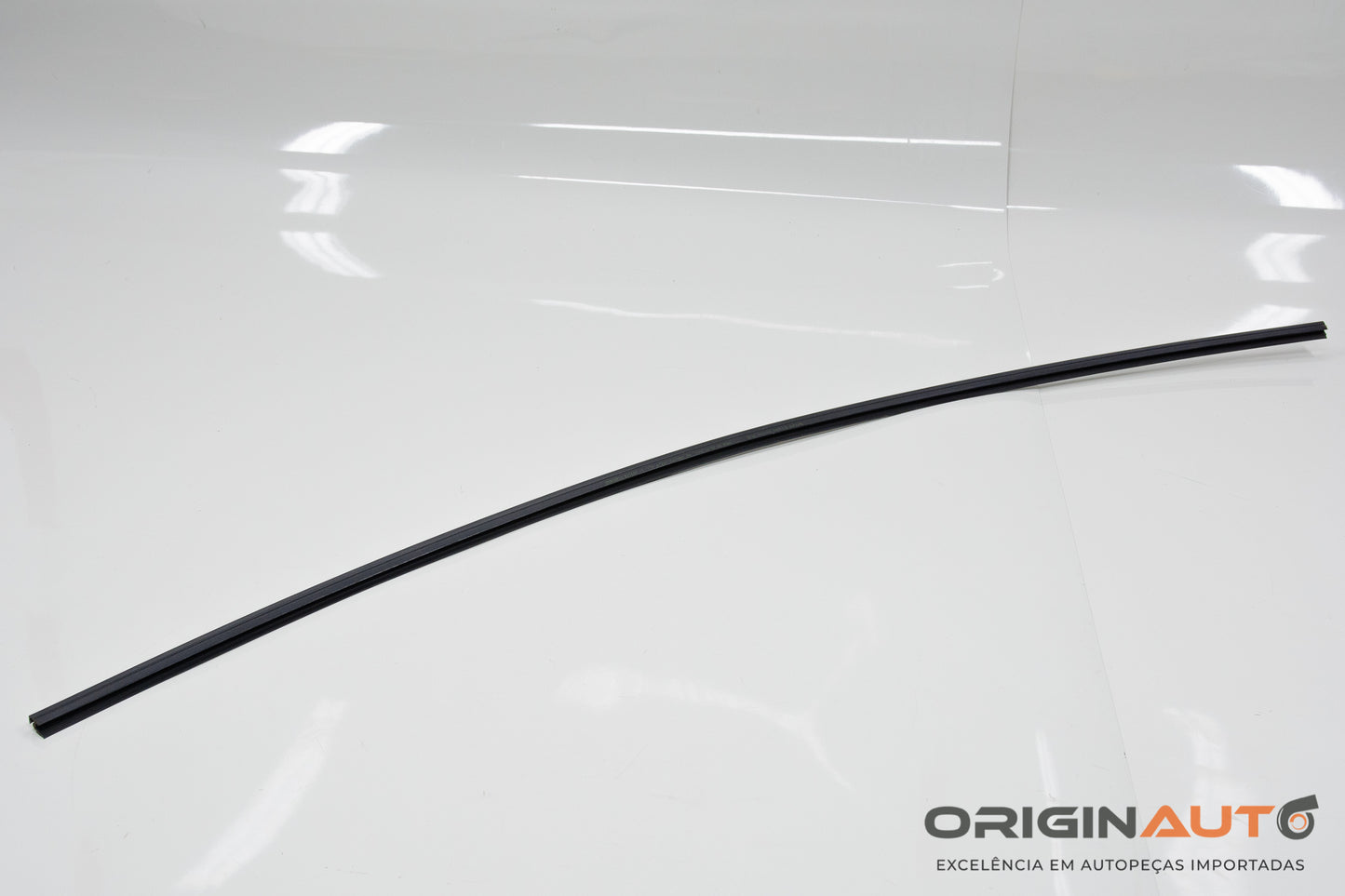 Acabamento Inferior Externo Parabrisa Mercedes Gla 200 2018