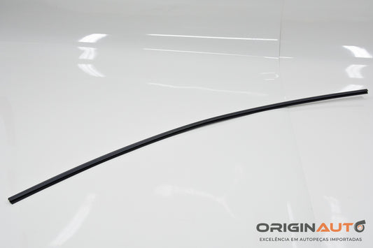 Acabamento Inferior Externo Parabrisa Mercedes Gla 200 2018