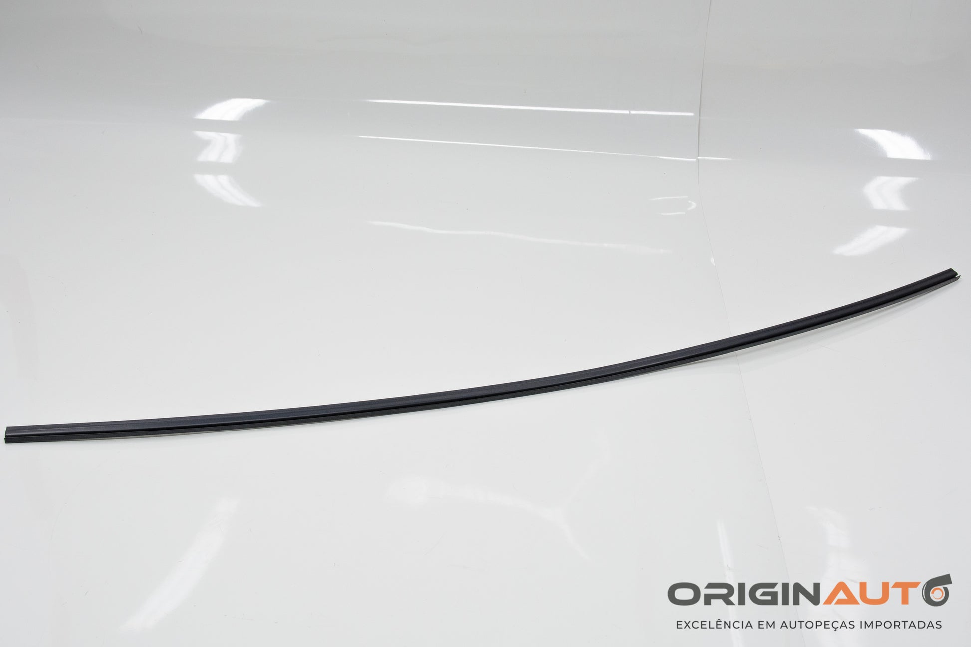 Acabamento Inferior Externo Parabrisa Mercedes Gla 200 2018