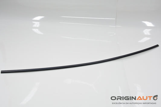 Acabamento Inferior Externo Parabrisa Mercedes Gla 200 2018