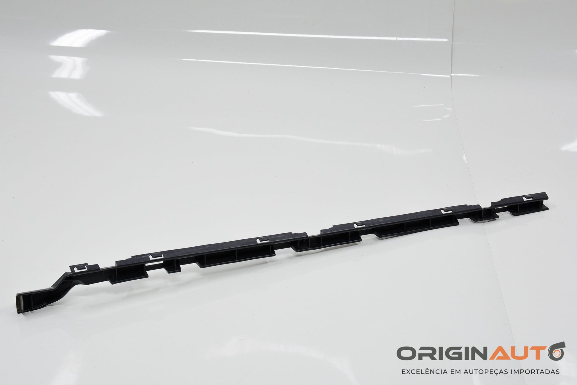 Suporte Caixa Ar Spoiler Dianteiro Direito Mercedes Gla 200 2018 A1566980114