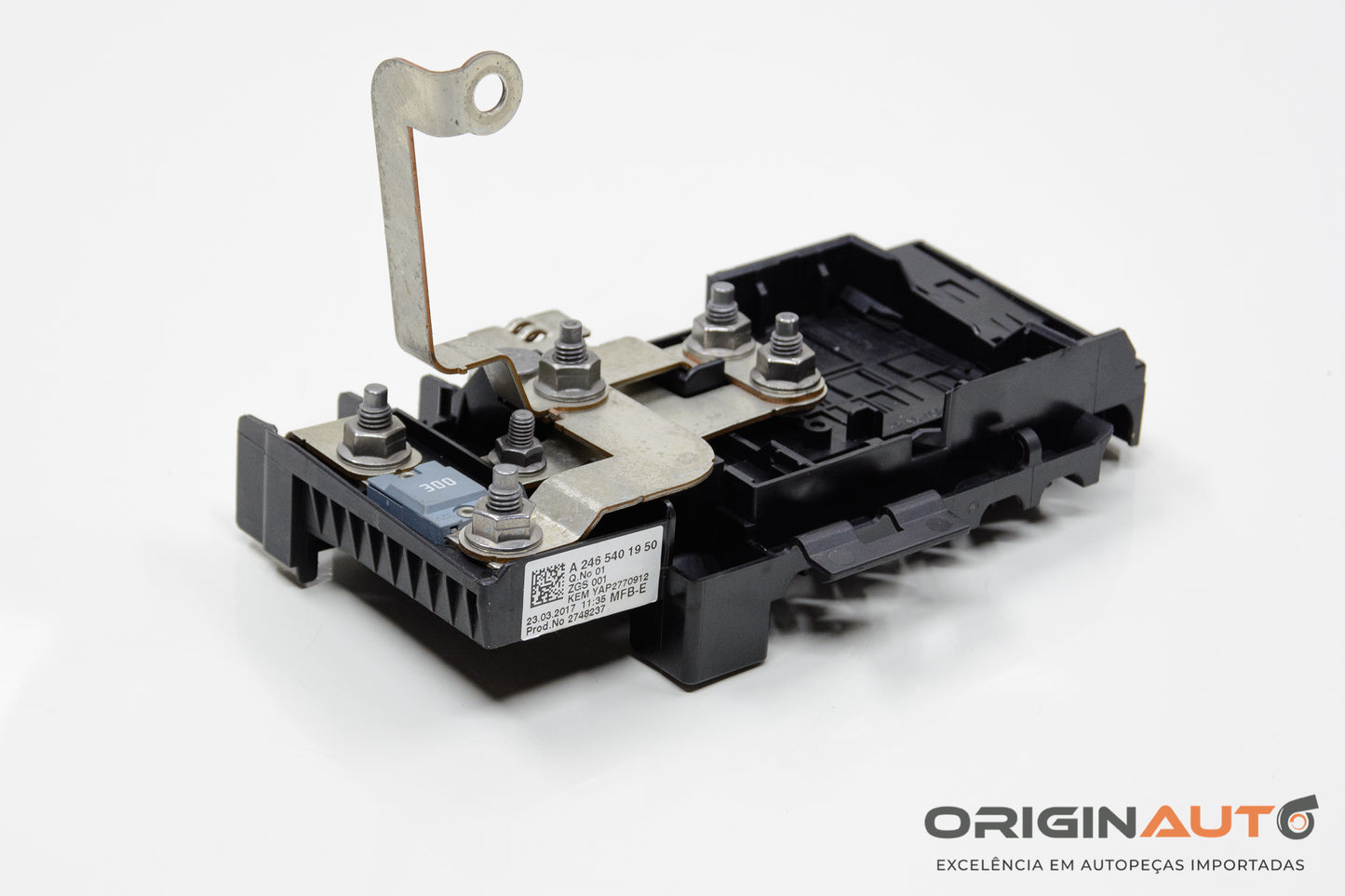 Caixa Fusivel Bateria Mercedes Gla A Cla B200 1.6 2018 A2465401950